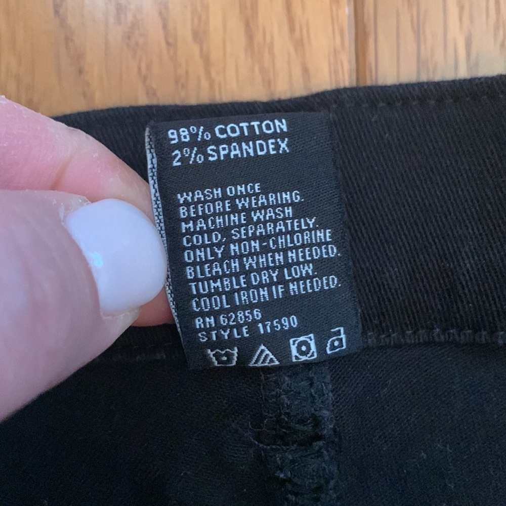 HUE Distressed Jeans (Black) - Picture 9 of 13